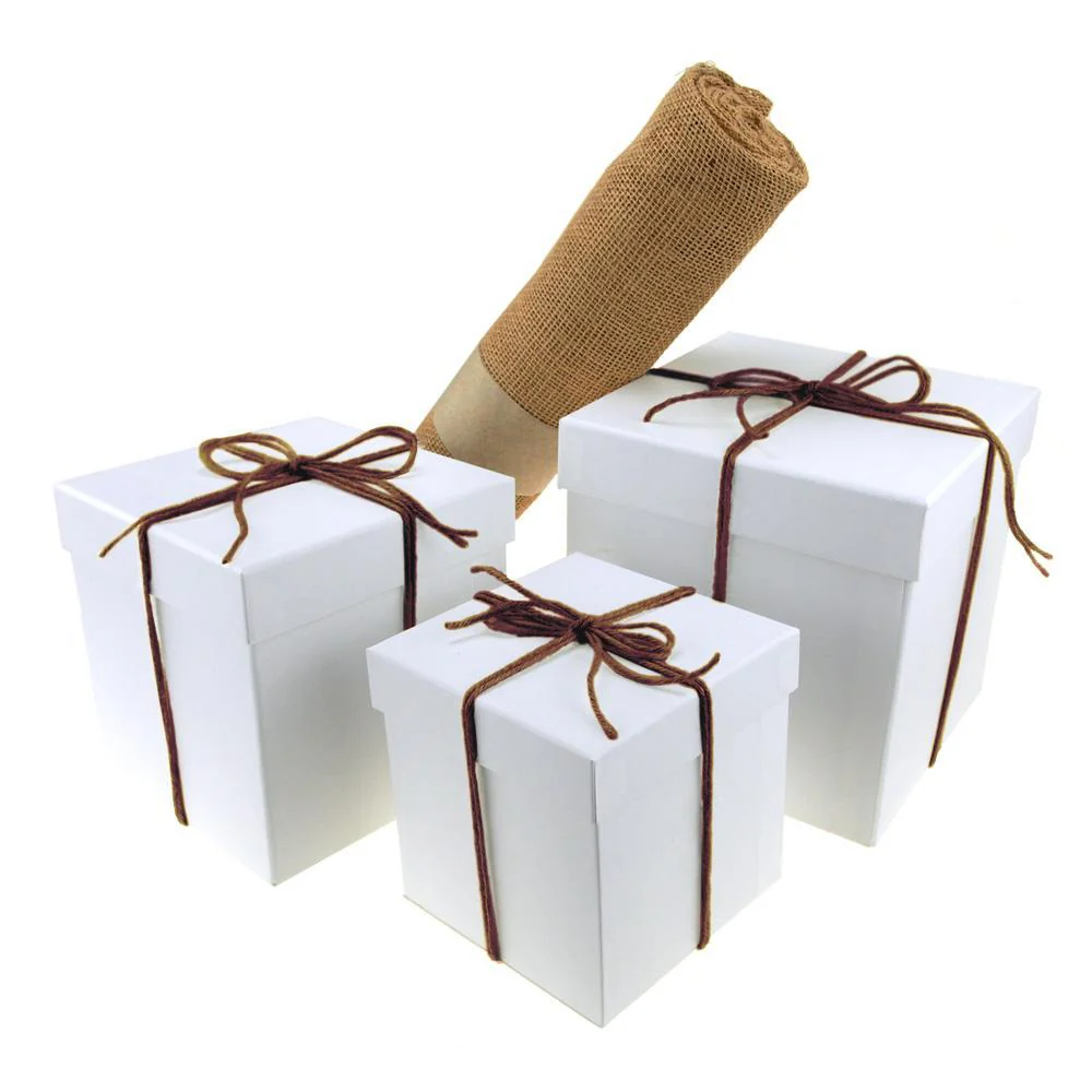 Tree Skirt Bundle with White Square Nested Gift Box, 5-Piece Set - Image 3