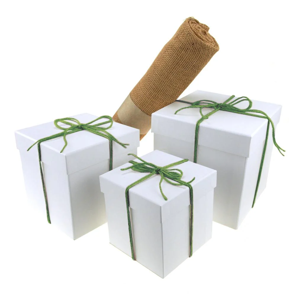 Tree Skirt Bundle with White Square Nested Gift Box, 5-Piece Set - Image 4