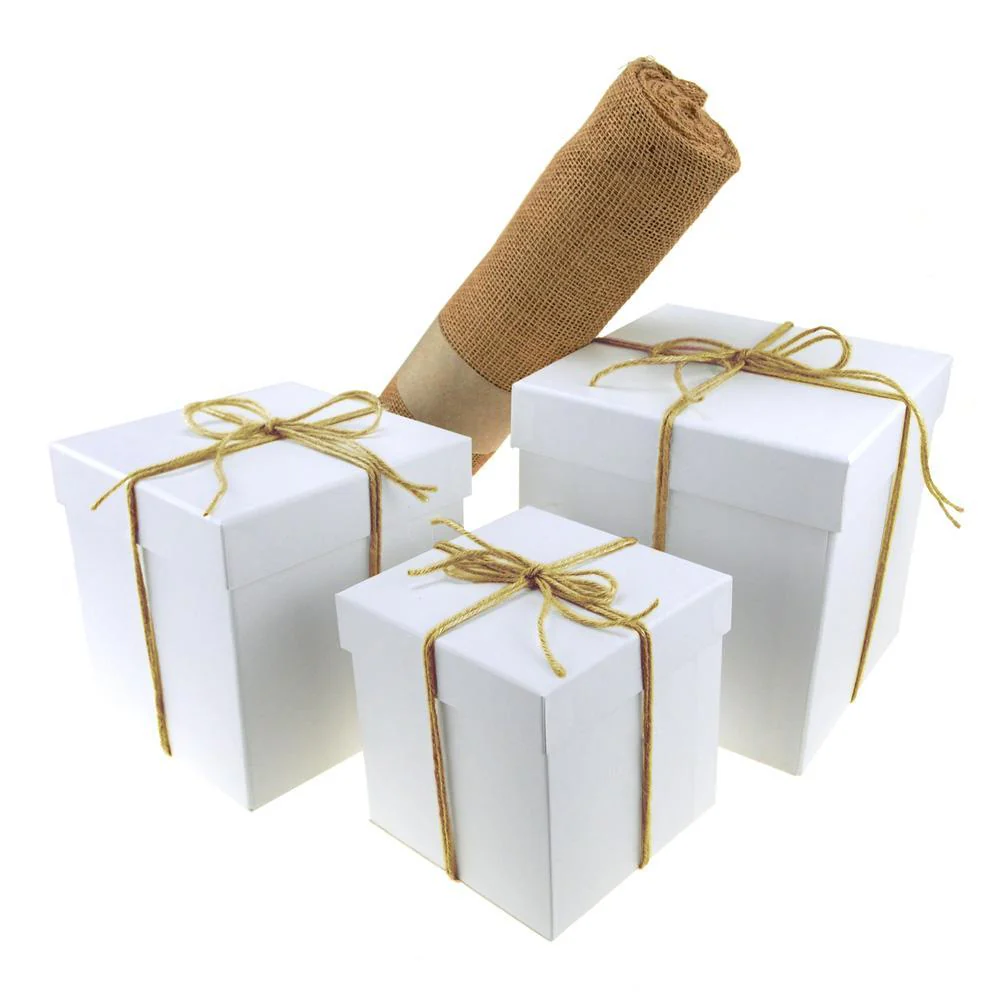 Tree Skirt Bundle with White Square Nested Gift Box, 5-Piece Set - Image 5